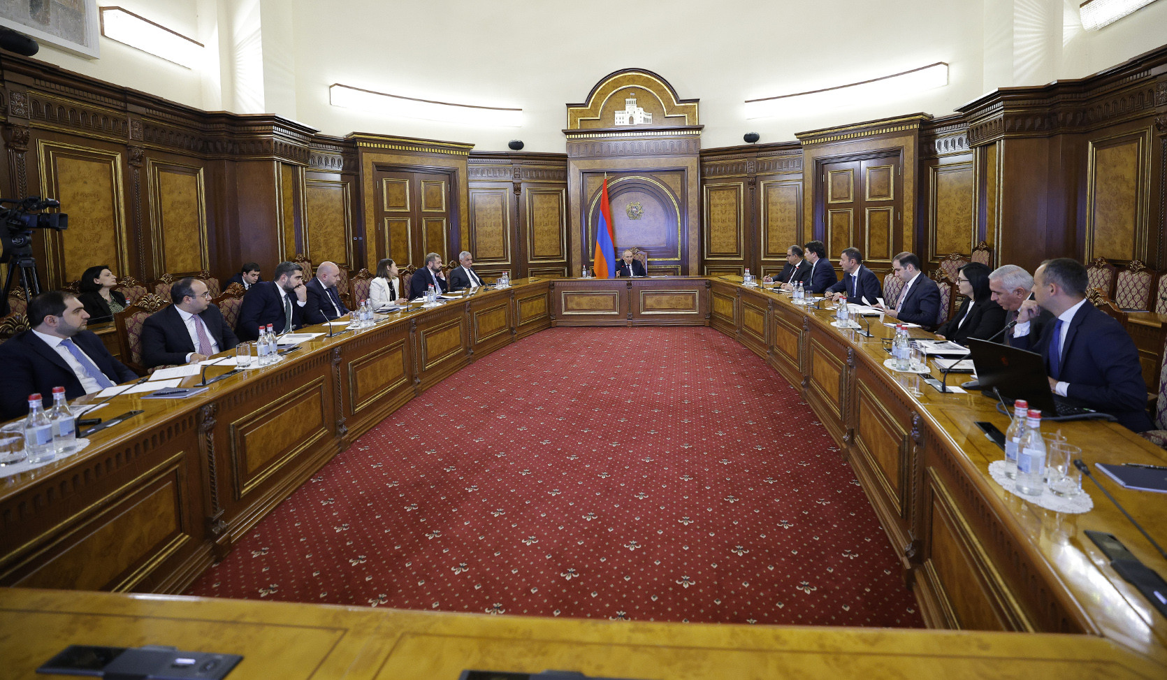 «Վարչապետի գլխավորությամբ քննարկվել են անկանխիկ վճարումների խթանման նոր մեխանիզմներ»